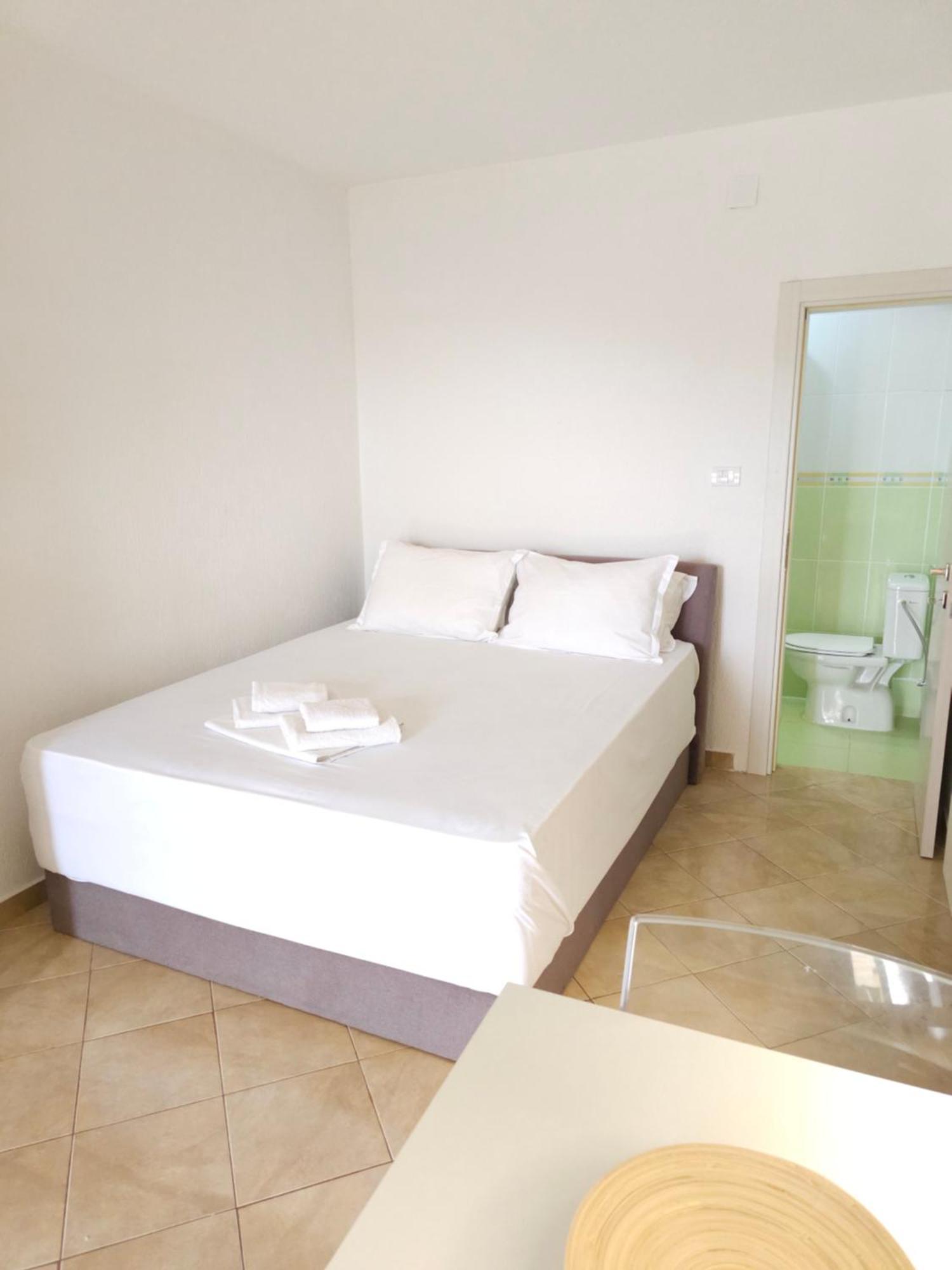 Talija Apartments Krimovica Budva Szoba fotó